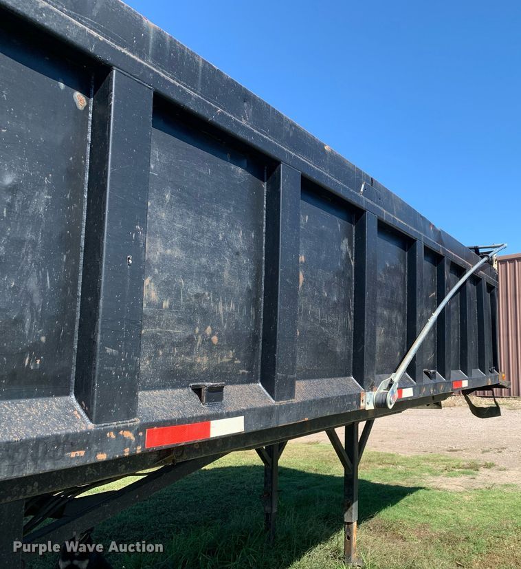 image for item DP8685 2005 Hilbilt 26-26HDMT  end dump trailer