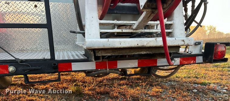 image for item DQ1005 2004 U.S. Jetting 4018 300 TRL  sewer jetter trailer