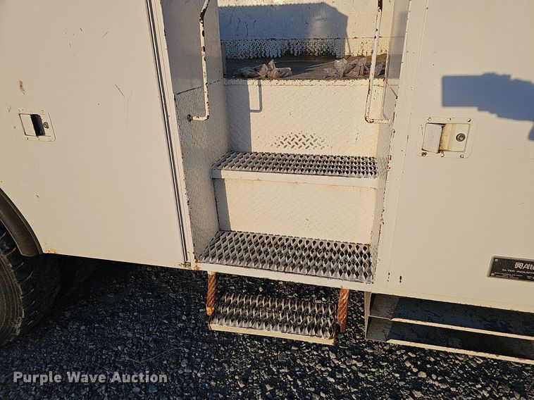 image for item DQ1203 2005 International 7300  digger derrick truck