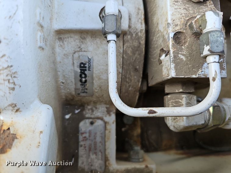 image for item DQ1203 2005 International 7300  digger derrick truck