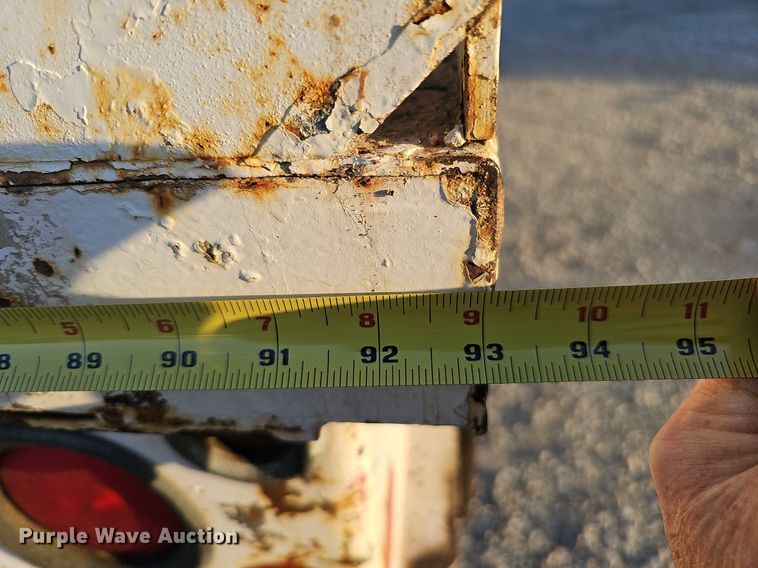 image for item DQ1203 2005 International 7300  digger derrick truck