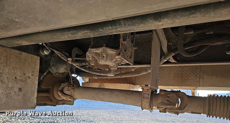 image for item DQ1203 2005 International 7300  digger derrick truck