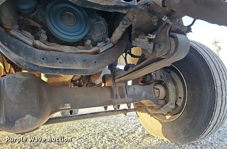 image for item DQ1203 2005 International 7300  digger derrick truck