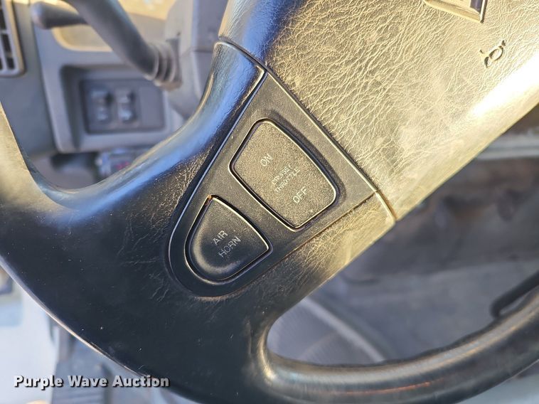 image for item DQ1203 2005 International 7300  digger derrick truck