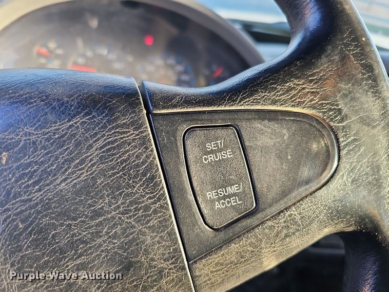 image for item DQ1203 2005 International 7300  digger derrick truck