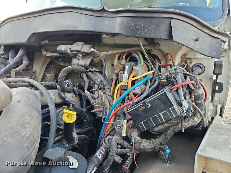 image for item DQ1203 2005 International 7300  digger derrick truck