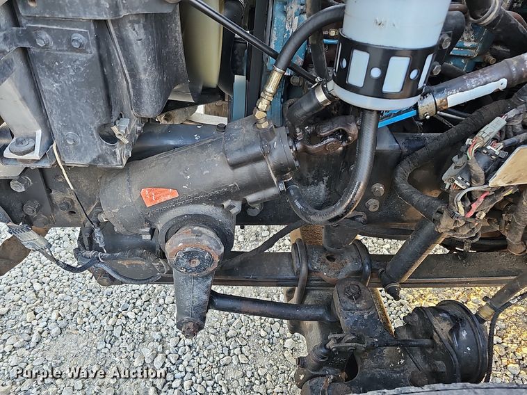 image for item DQ1203 2005 International 7300  digger derrick truck