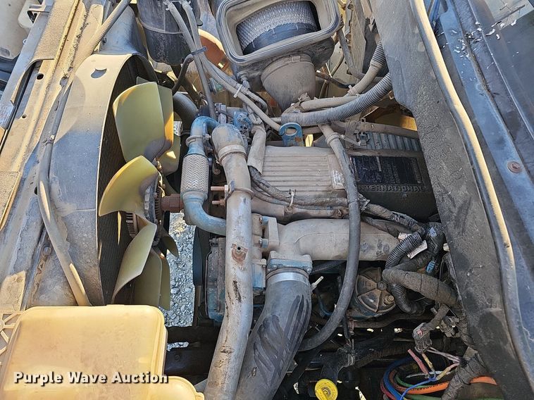 image for item DQ1203 2005 International 7300  digger derrick truck