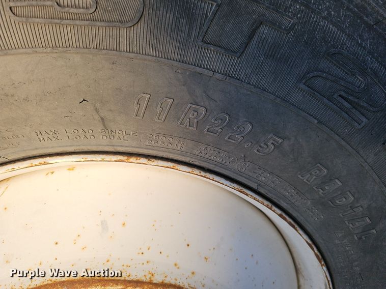 image for item DQ1203 2005 International 7300  digger derrick truck