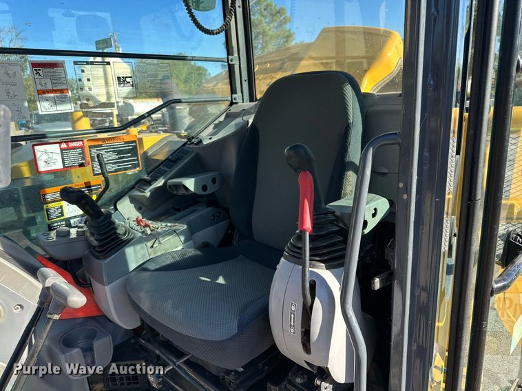 image for item DQ1459 2018 John Deere 85G  mini excavator