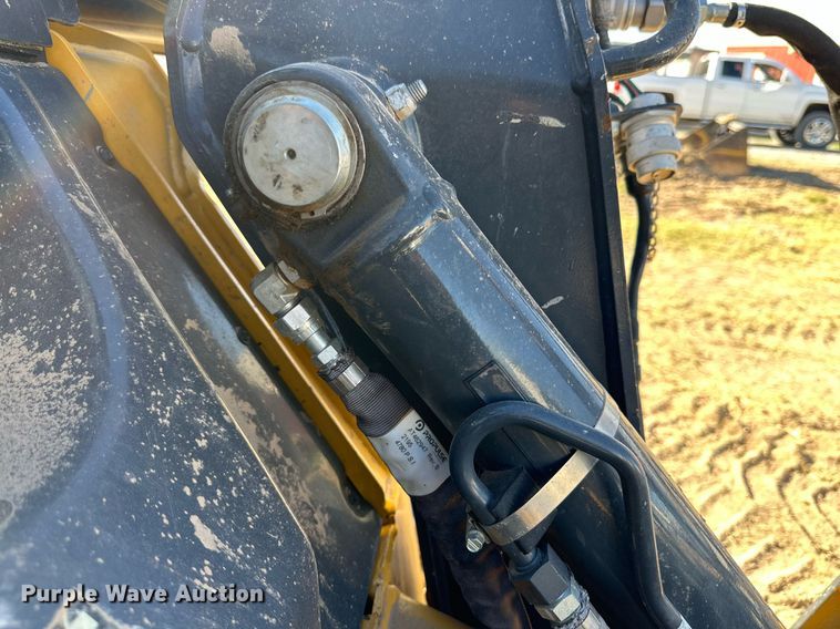 image for item DQ1460 2021 John Deere 325G  tracked skid steer loader