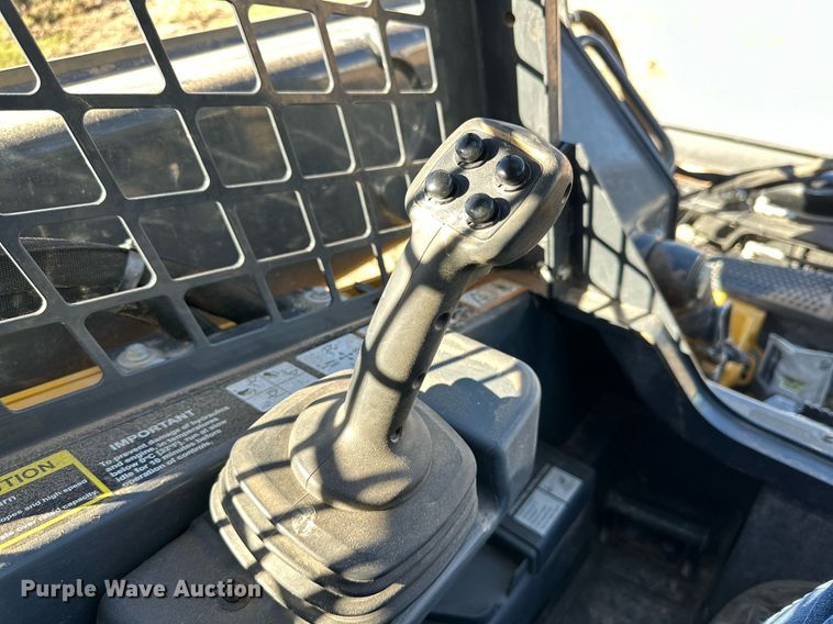 image for item DQ1460 2021 John Deere 325G  tracked skid steer loader