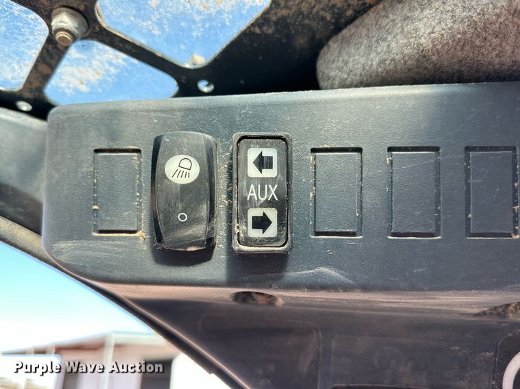 image for item DQ1460 2021 John Deere 325G  tracked skid steer loader