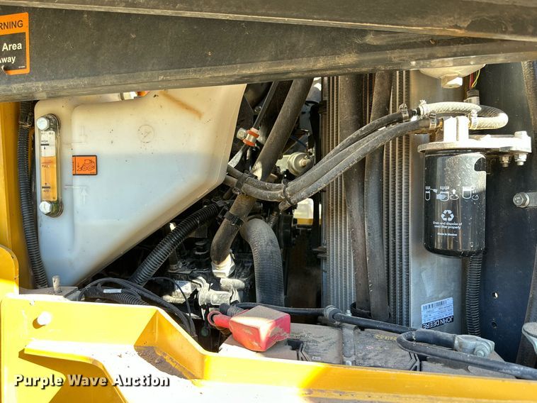 image for item DQ1460 2021 John Deere 325G  tracked skid steer loader