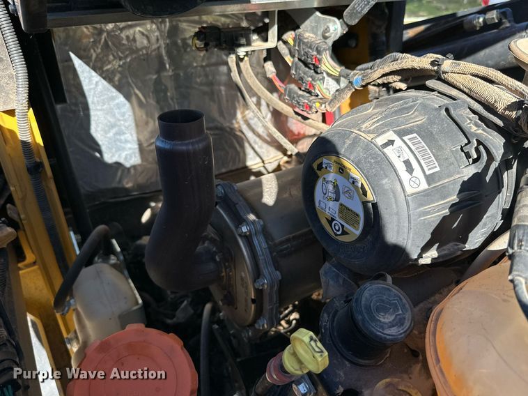 image for item DQ1460 2021 John Deere 325G  tracked skid steer loader