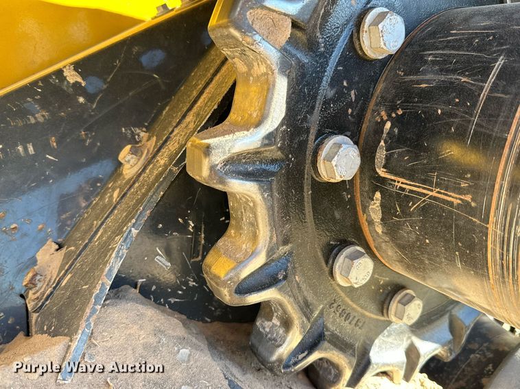 image for item DQ1460 2021 John Deere 325G  tracked skid steer loader