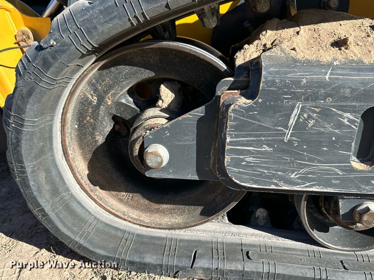 image for item DQ1460 2021 John Deere 325G  tracked skid steer loader