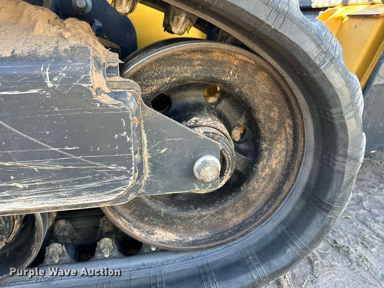 image for item DQ1460 2021 John Deere 325G  tracked skid steer loader