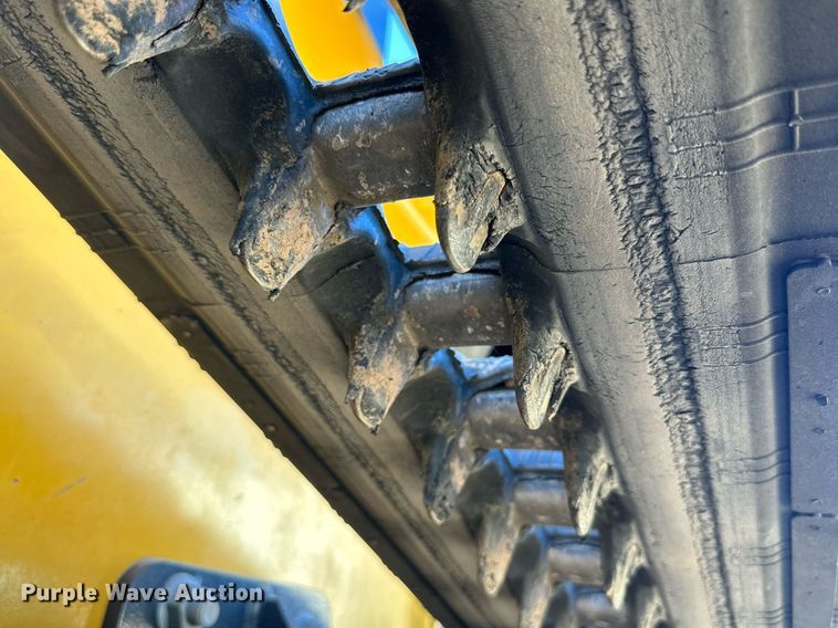 image for item DQ1460 2021 John Deere 325G  tracked skid steer loader