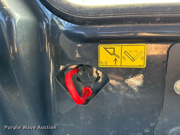 image for item DQ1460 2021 John Deere 325G  tracked skid steer loader