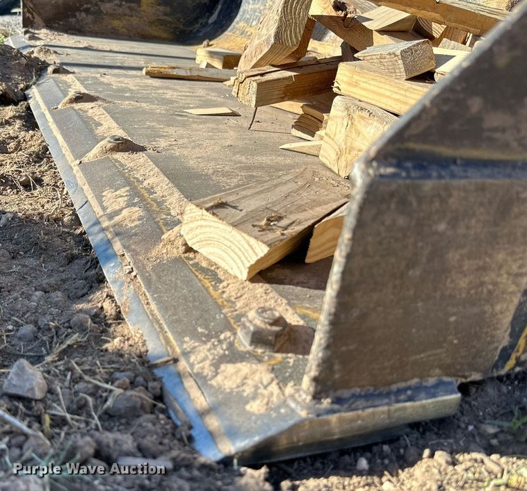 image for item DQ1460 2021 John Deere 325G  tracked skid steer loader