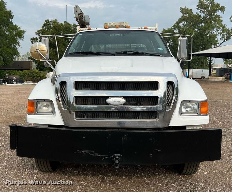 image for item DQ2203 2008 Ford F650 Super Duty XL  Crew Cab utility / service truck