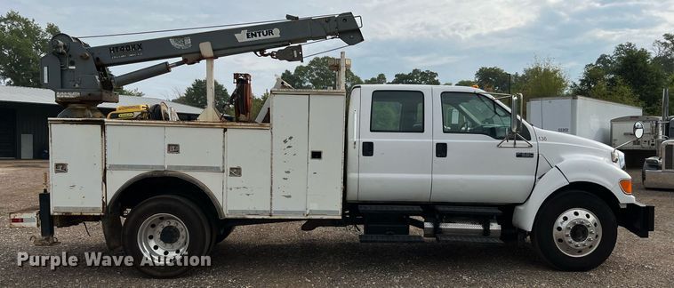 image for item DQ2203 2008 Ford F650 Super Duty XL  Crew Cab utility / service truck