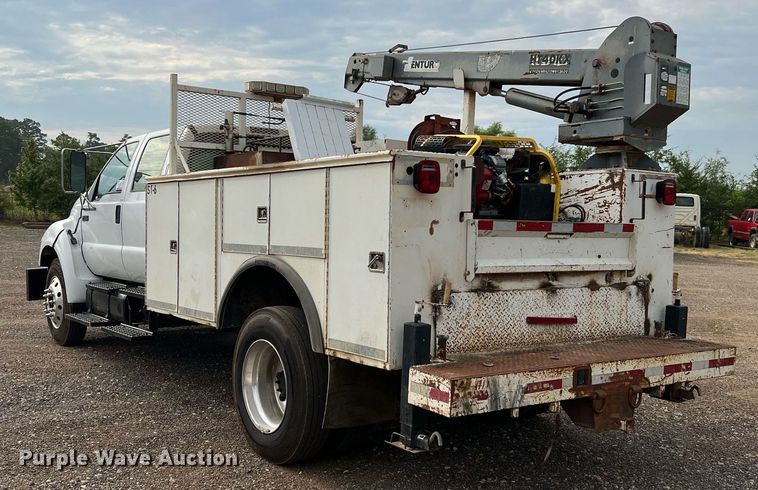 image for item DQ2203 2008 Ford F650 Super Duty XL  Crew Cab utility / service truck