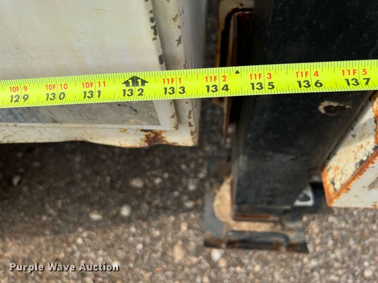 image for item DQ2203 2008 Ford F650 Super Duty XL  Crew Cab utility / service truck