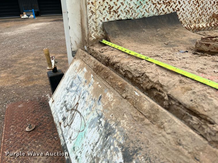 image for item DQ2203 2008 Ford F650 Super Duty XL  Crew Cab utility / service truck