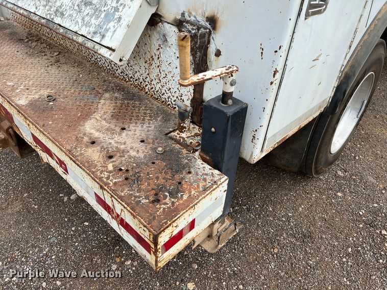 image for item DQ2203 2008 Ford F650 Super Duty XL  Crew Cab utility / service truck