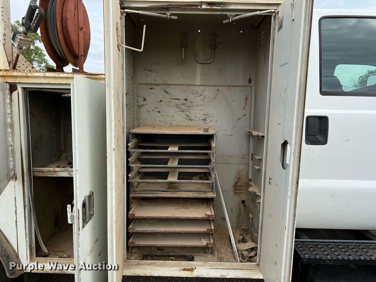 image for item DQ2203 2008 Ford F650 Super Duty XL  Crew Cab utility / service truck