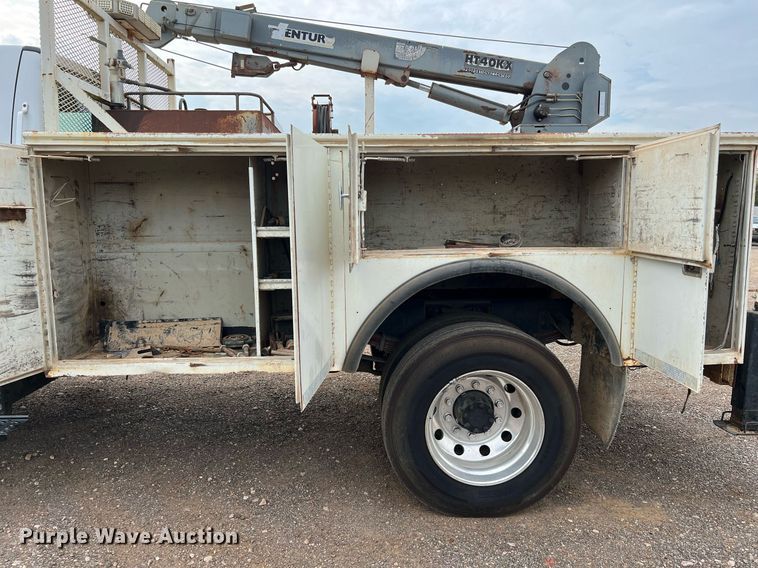 image for item DQ2203 2008 Ford F650 Super Duty XL  Crew Cab utility / service truck