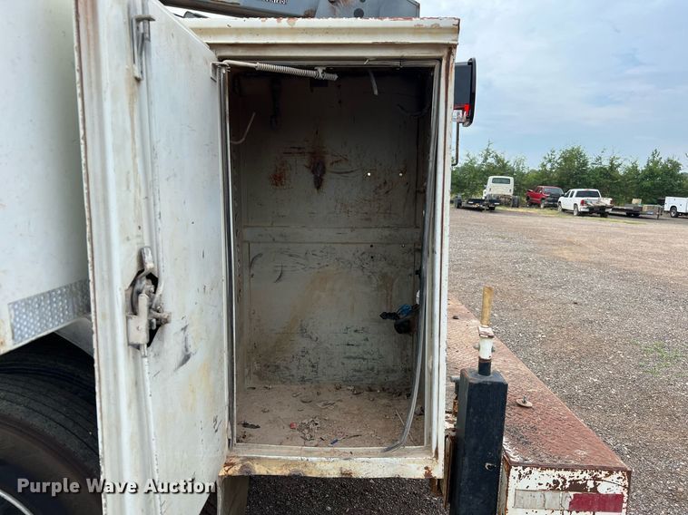 image for item DQ2203 2008 Ford F650 Super Duty XL  Crew Cab utility / service truck