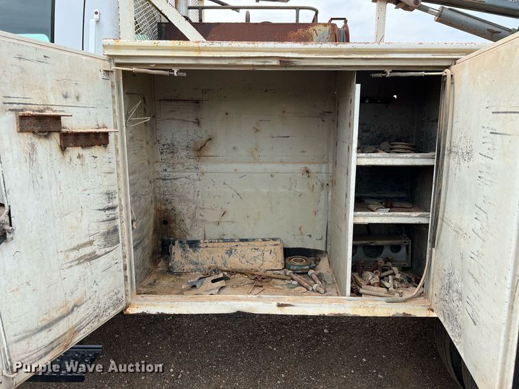 image for item DQ2203 2008 Ford F650 Super Duty XL  Crew Cab utility / service truck