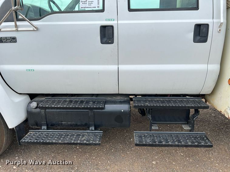 image for item DQ2203 2008 Ford F650 Super Duty XL  Crew Cab utility / service truck