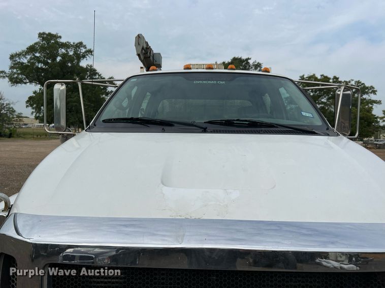 image for item DQ2203 2008 Ford F650 Super Duty XL  Crew Cab utility / service truck