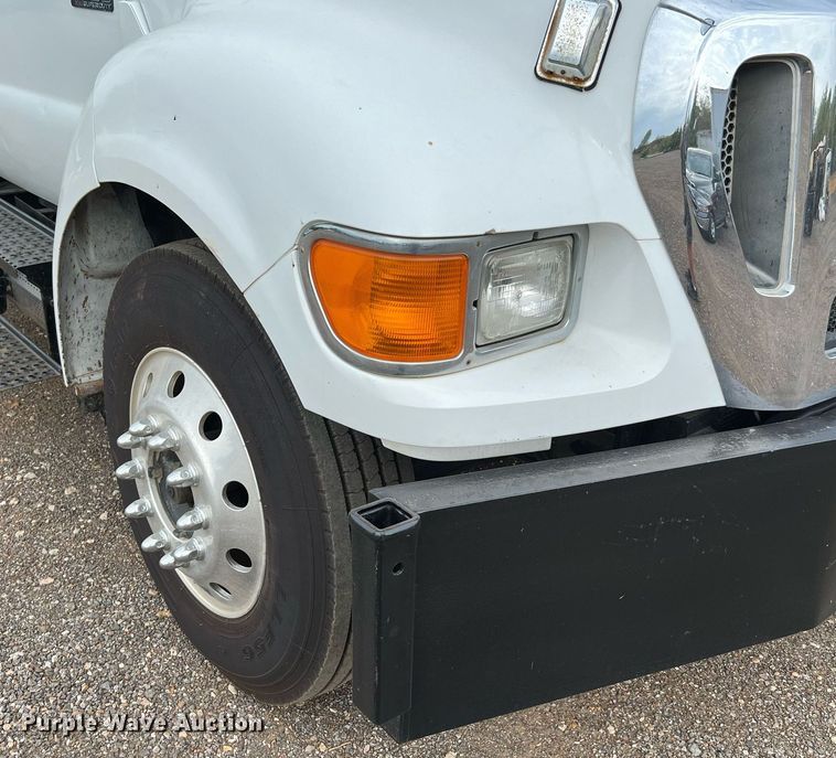 image for item DQ2203 2008 Ford F650 Super Duty XL  Crew Cab utility / service truck