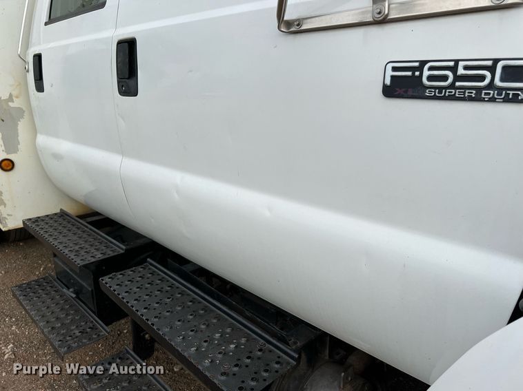 image for item DQ2203 2008 Ford F650 Super Duty XL  Crew Cab utility / service truck