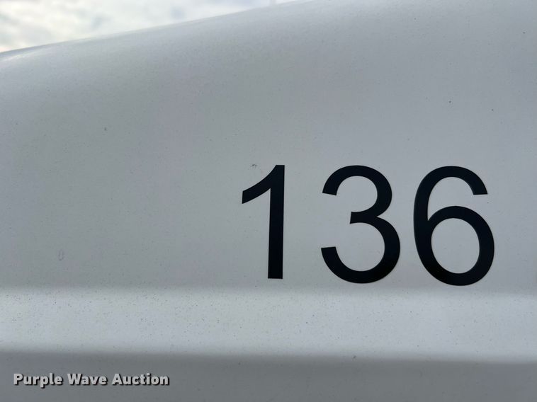 image for item DQ2203 2008 Ford F650 Super Duty XL  Crew Cab utility / service truck