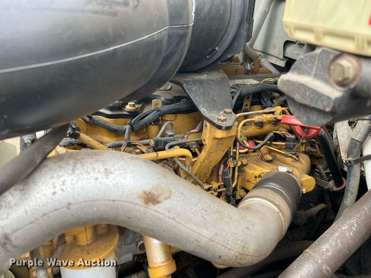 image for item DQ2203 2008 Ford F650 Super Duty XL  Crew Cab utility / service truck