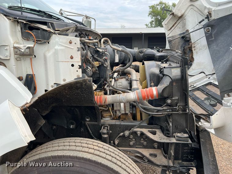 image for item DQ2203 2008 Ford F650 Super Duty XL  Crew Cab utility / service truck