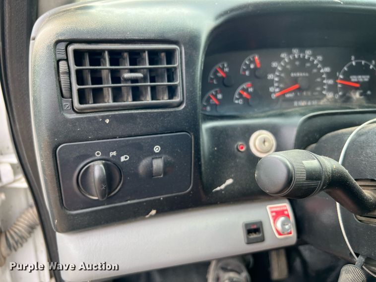 image for item DQ2203 2008 Ford F650 Super Duty XL  Crew Cab utility / service truck