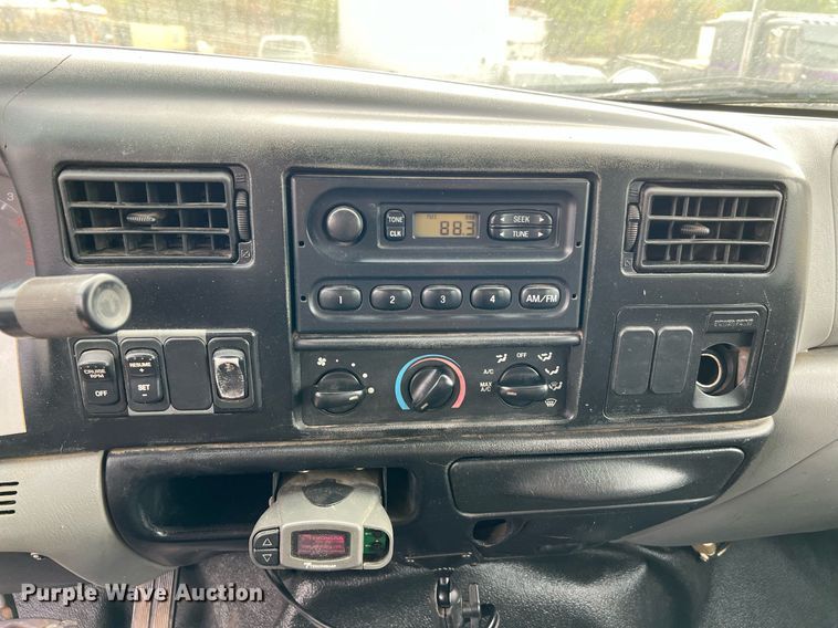 image for item DQ2203 2008 Ford F650 Super Duty XL  Crew Cab utility / service truck