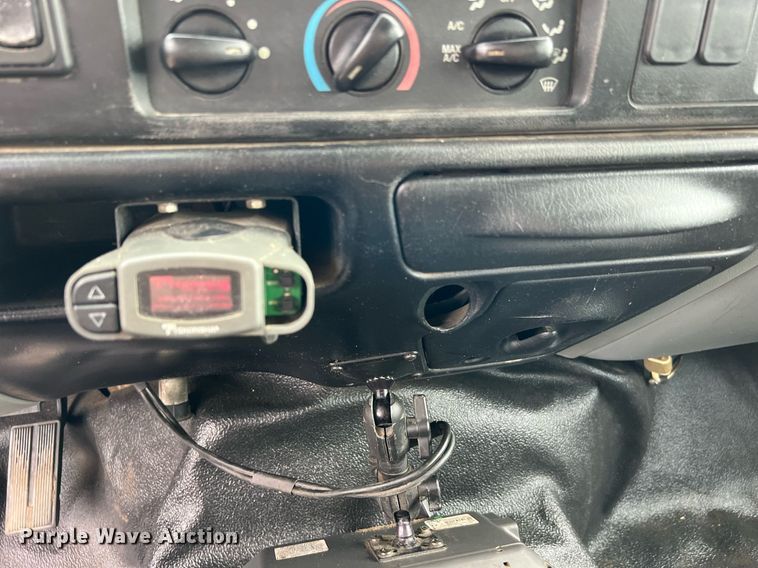 image for item DQ2203 2008 Ford F650 Super Duty XL  Crew Cab utility / service truck