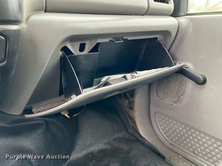 image for item DQ2203 2008 Ford F650 Super Duty XL  Crew Cab utility / service truck