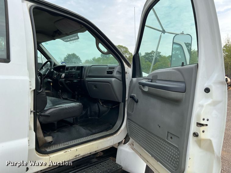 image for item DQ2203 2008 Ford F650 Super Duty XL  Crew Cab utility / service truck
