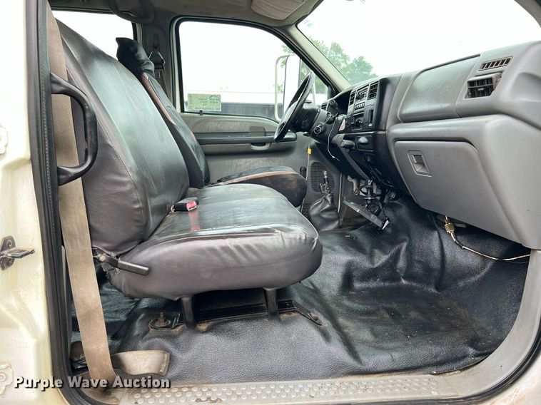 image for item DQ2203 2008 Ford F650 Super Duty XL  Crew Cab utility / service truck