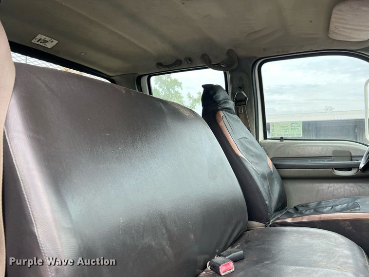 image for item DQ2203 2008 Ford F650 Super Duty XL  Crew Cab utility / service truck