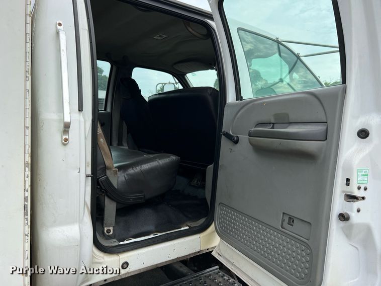 image for item DQ2203 2008 Ford F650 Super Duty XL  Crew Cab utility / service truck
